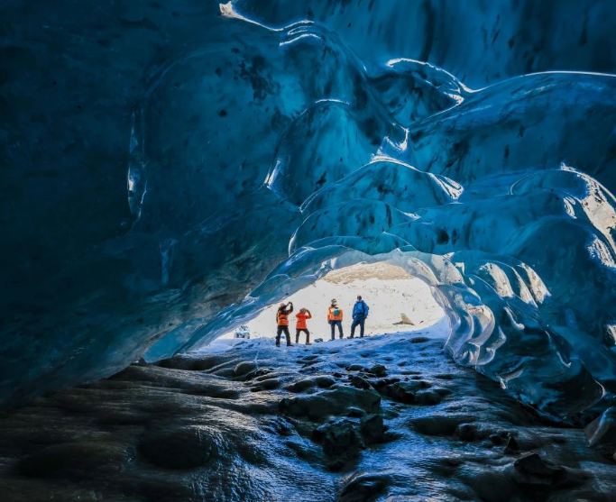 在桃林之间，冰川之上轻足慢行，也许是一生只有一次的体验！